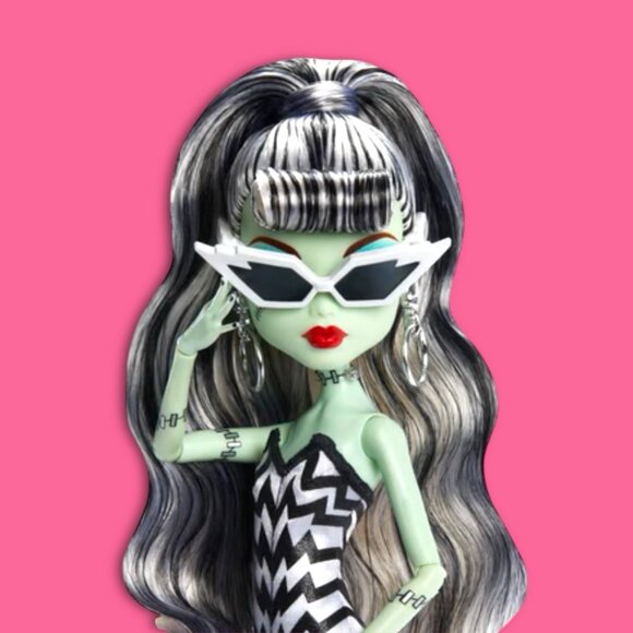 Monster High Skullector Frankie Stein x Barbie Doll 80th Anniversary. - Picture 6 of 9